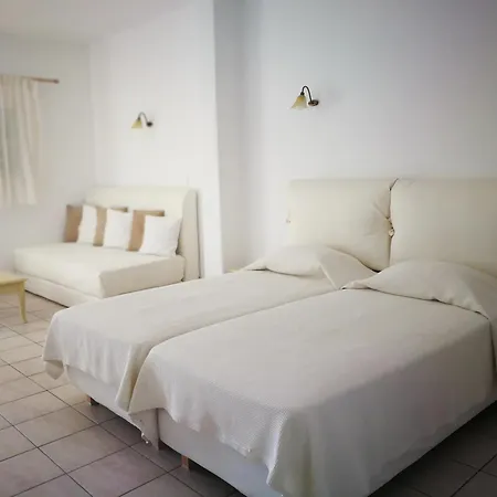 Panthea Aparthotel 2*