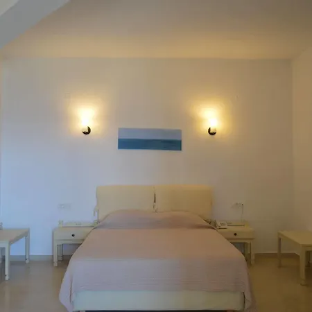 Aparthotel Panthea 2*