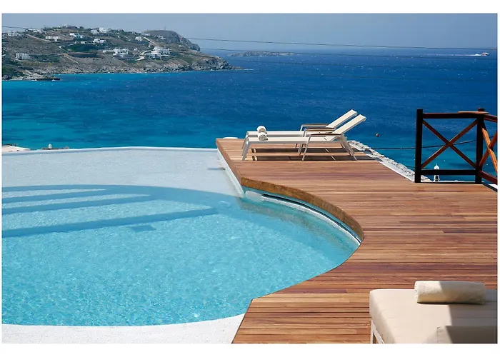 Panthea Aparthotel 3*