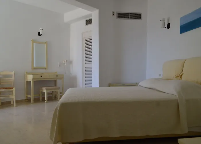 Aparthotel Panthea 3*